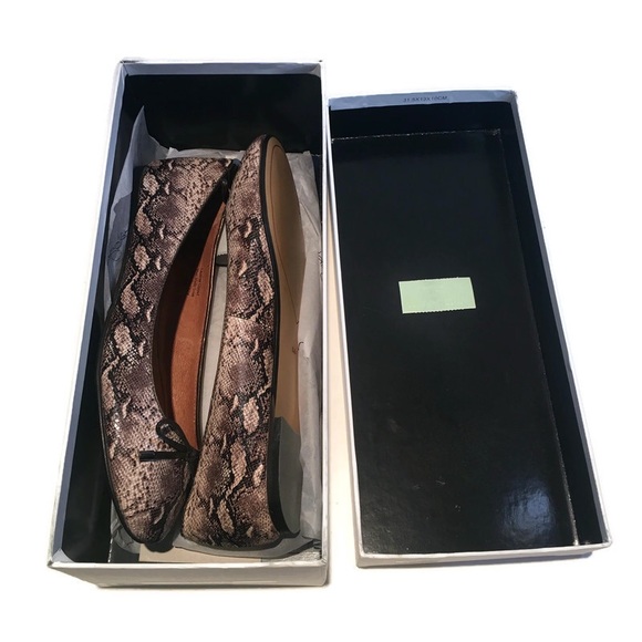 NWT Halogen snake skin pattern flats, 8.5 - Picture 4 of 10